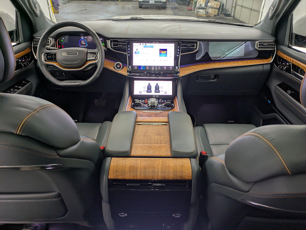 2022 Jeep Grand Wagoneer Series II 10
