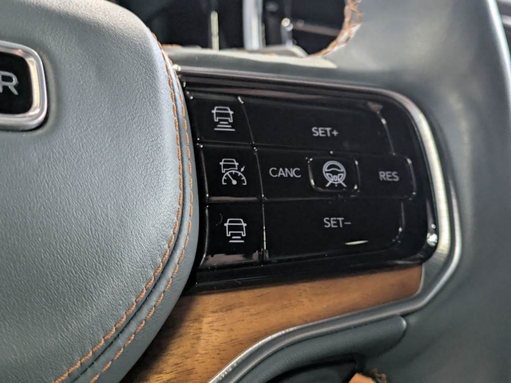 2022 Jeep Grand Wagoneer Series II 29