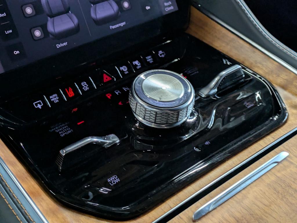 2022 Jeep Grand Wagoneer Series II 35