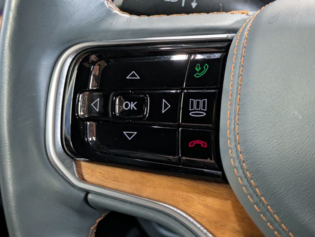 2022 Jeep Grand Wagoneer Series II 28