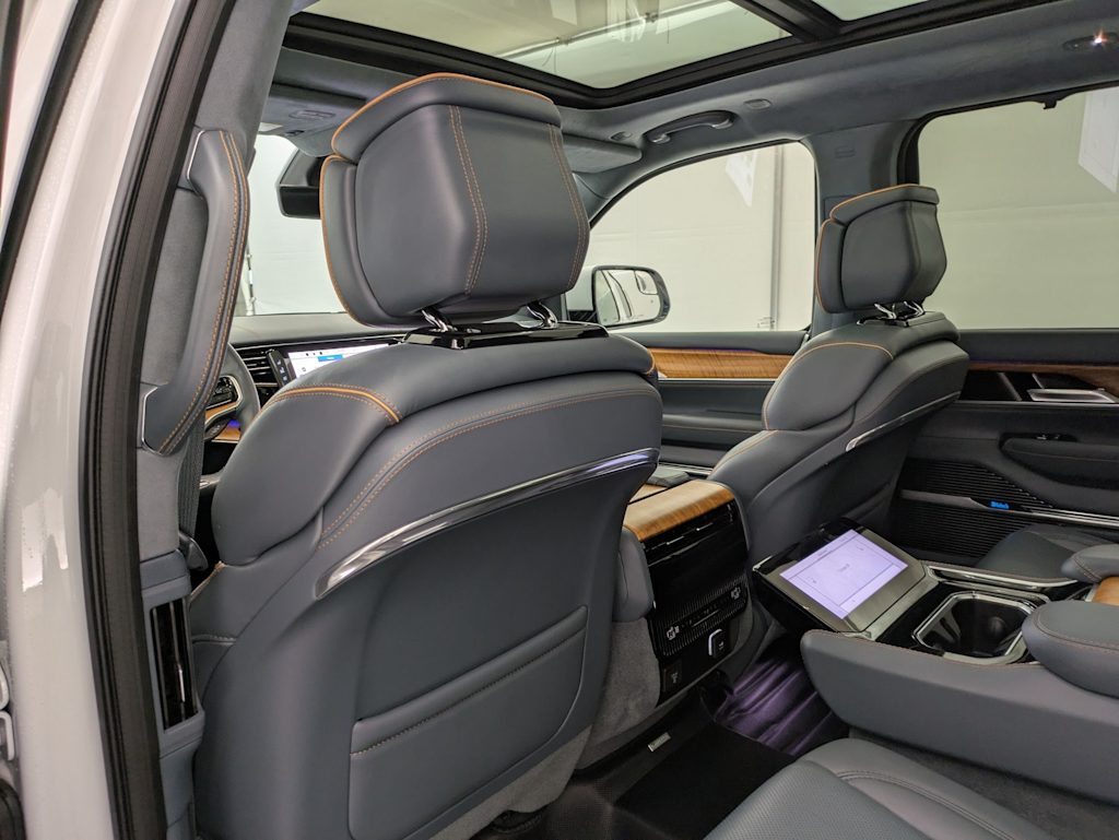 2022 Jeep Grand Wagoneer Series II 12