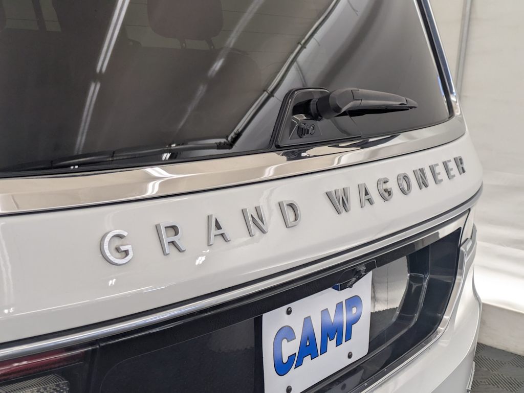 2022 Jeep Grand Wagoneer Series II 23