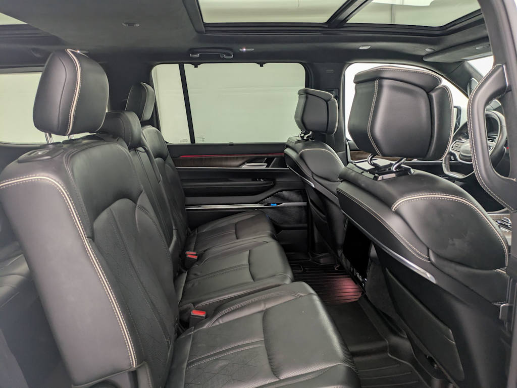 2022 Jeep Grand Wagoneer Series II 29