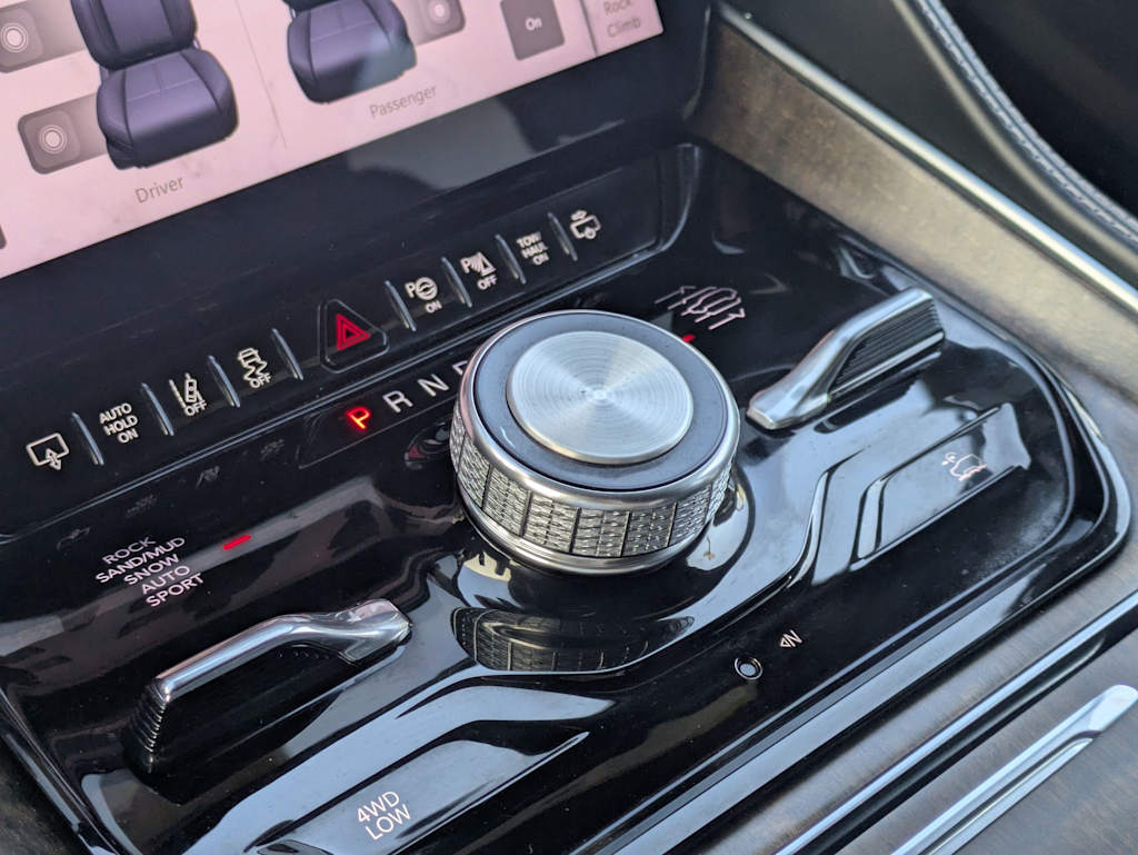 2022 Jeep Grand Wagoneer Series II 36