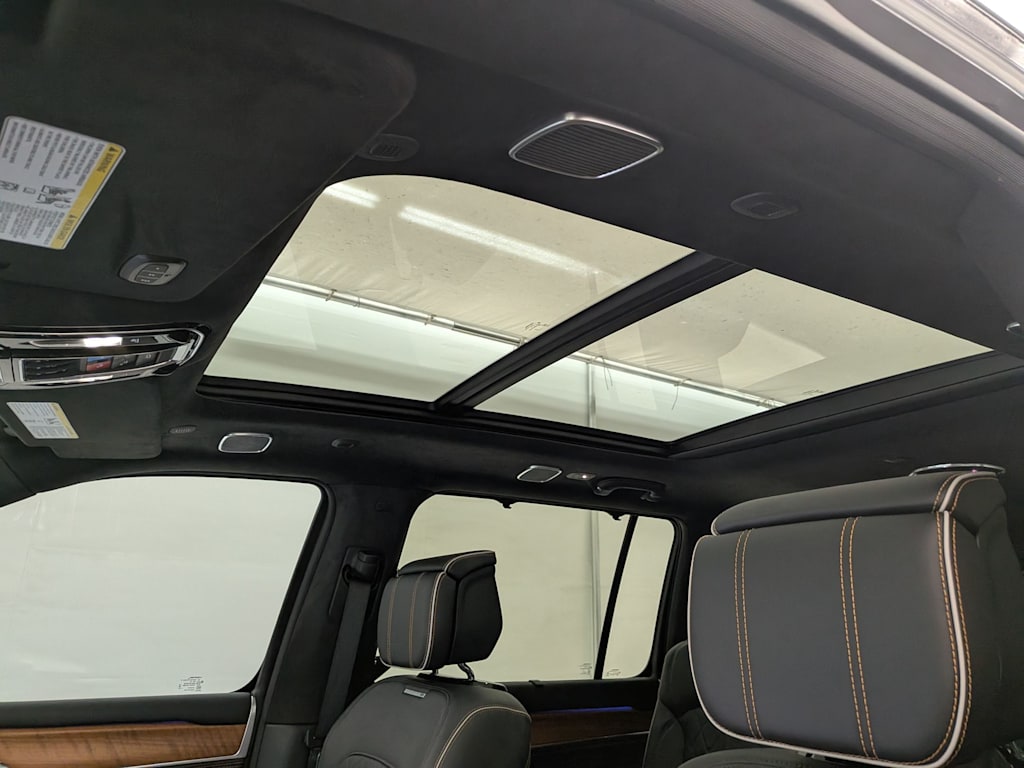 Thumbnail: 2024 Jeep Grand Wagoneer - 25