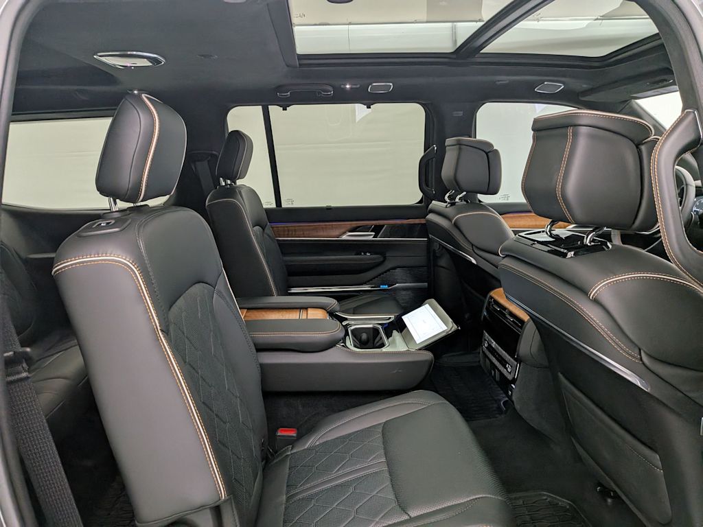 Thumbnail: 2024 Jeep Grand Wagoneer - 27