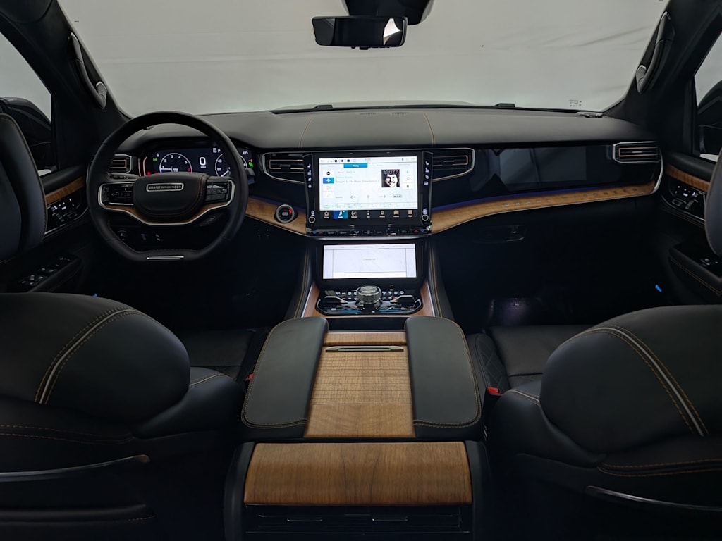 Thumbnail: 2024 Jeep Grand Wagoneer - 10