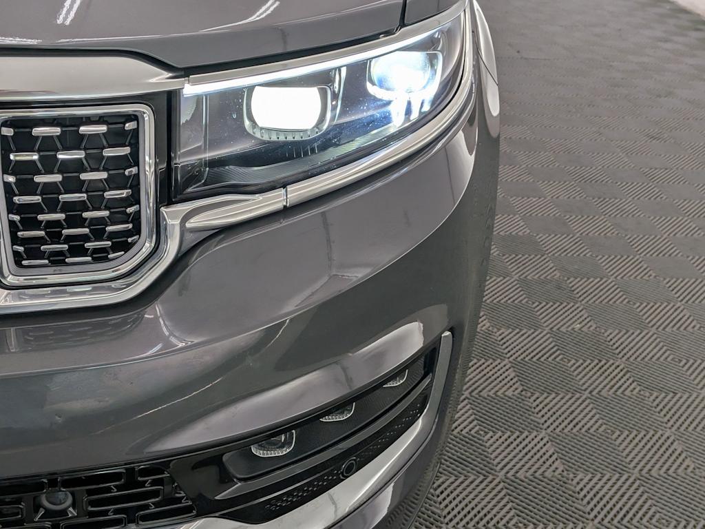 Thumbnail: 2024 Jeep Grand Wagoneer - 22