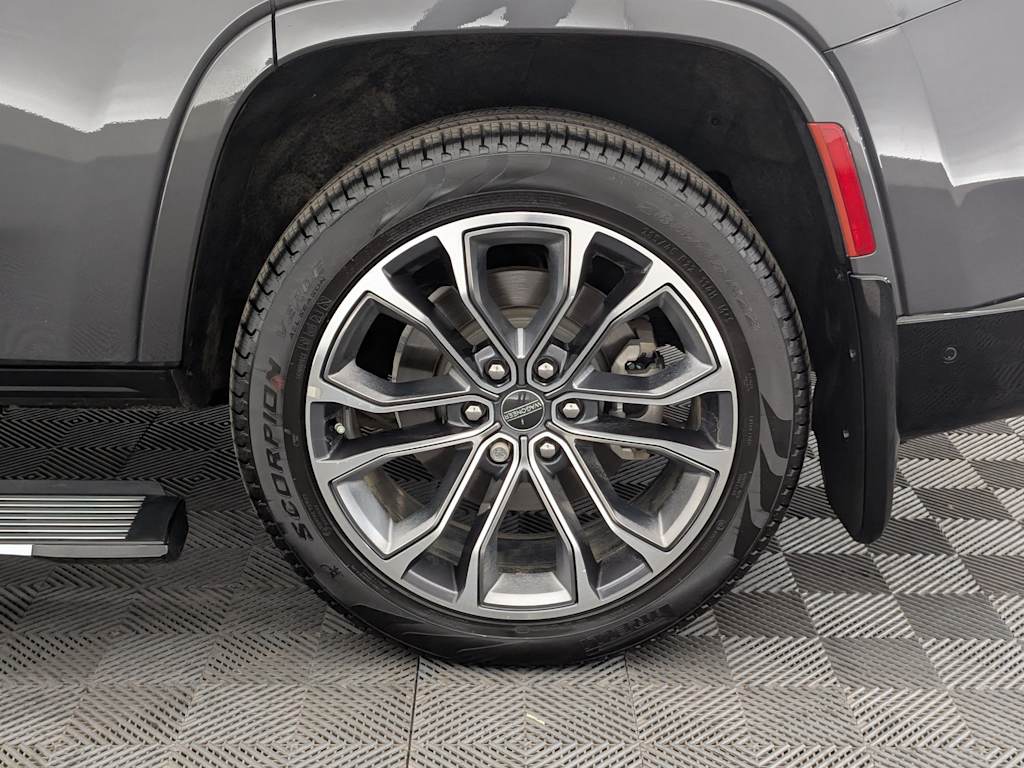 Thumbnail: 2024 Jeep Grand Wagoneer - 8