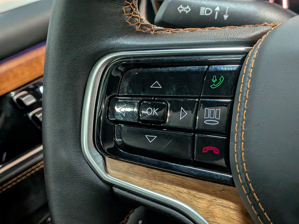 Thumbnail: 2024 Jeep Grand Wagoneer - 28