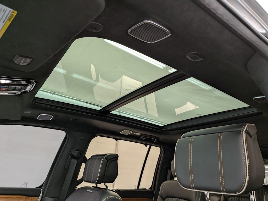 Thumbnail: 2023 Jeep Grand Wagoneer - 27