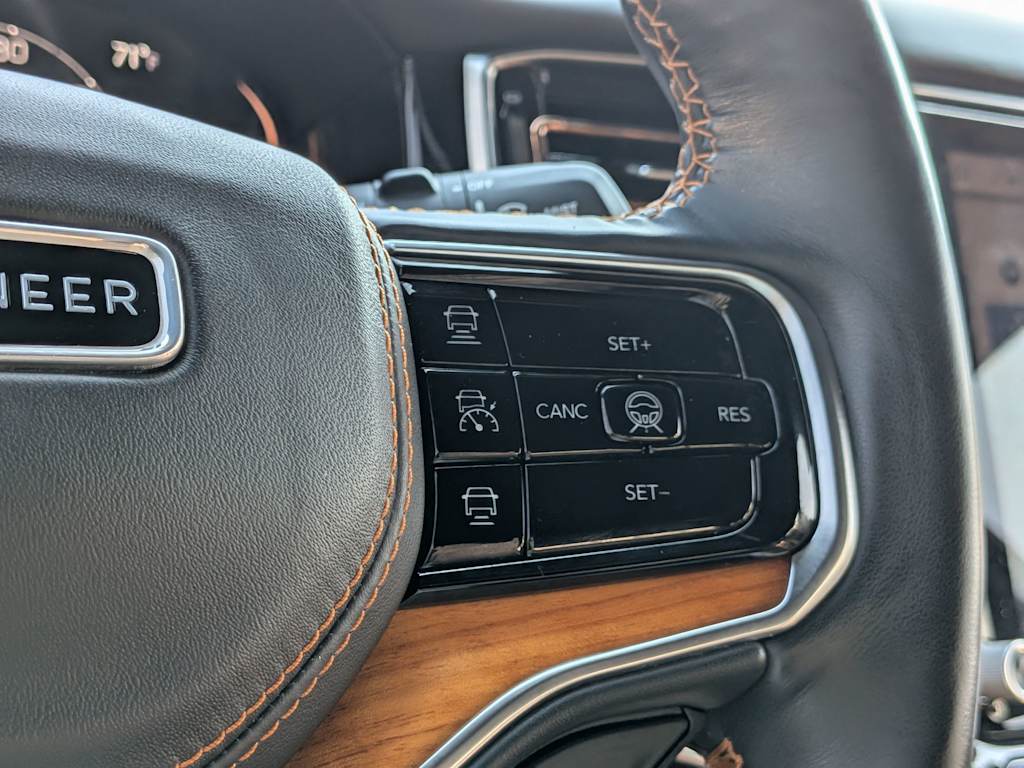 Thumbnail: 2023 Jeep Grand Wagoneer - 30