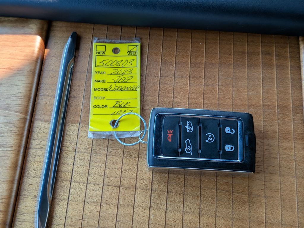 Thumbnail: 2023 Jeep Grand Wagoneer - 19