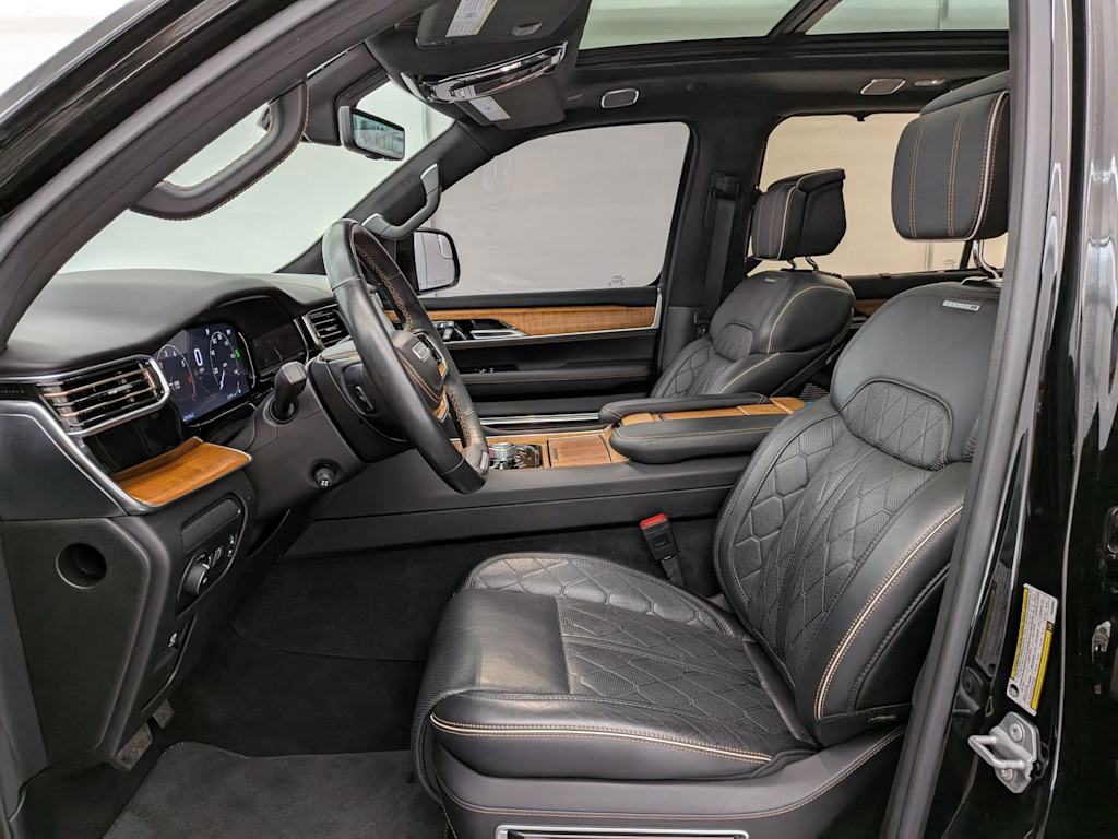 Thumbnail: 2023 Jeep Grand Wagoneer - 10