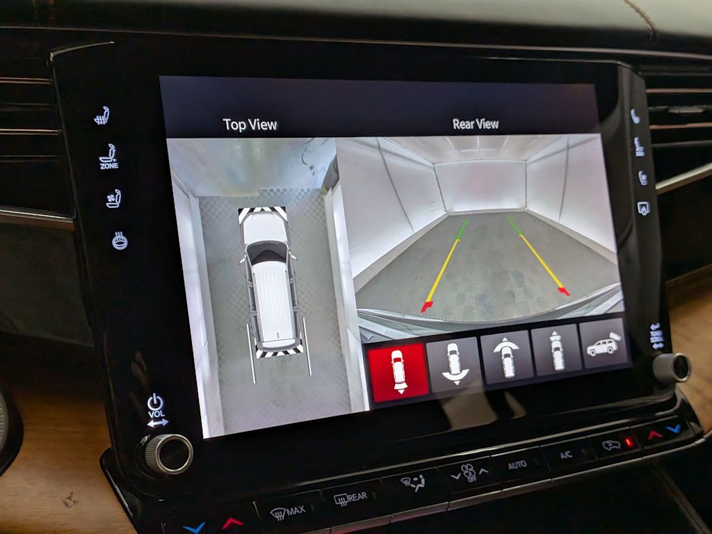 Thumbnail: 2023 Jeep Grand Wagoneer - 33