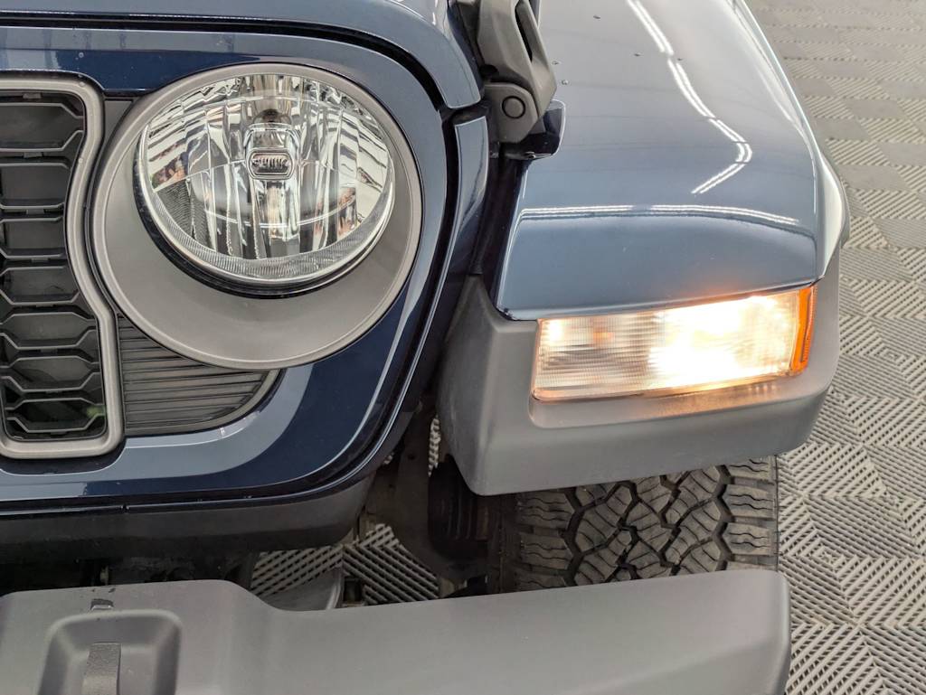 Thumbnail: 2025 Jeep Gladiator - 24