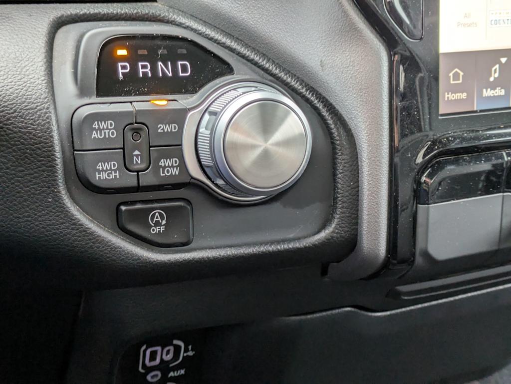 2025 RAM 1500 Laramie 34