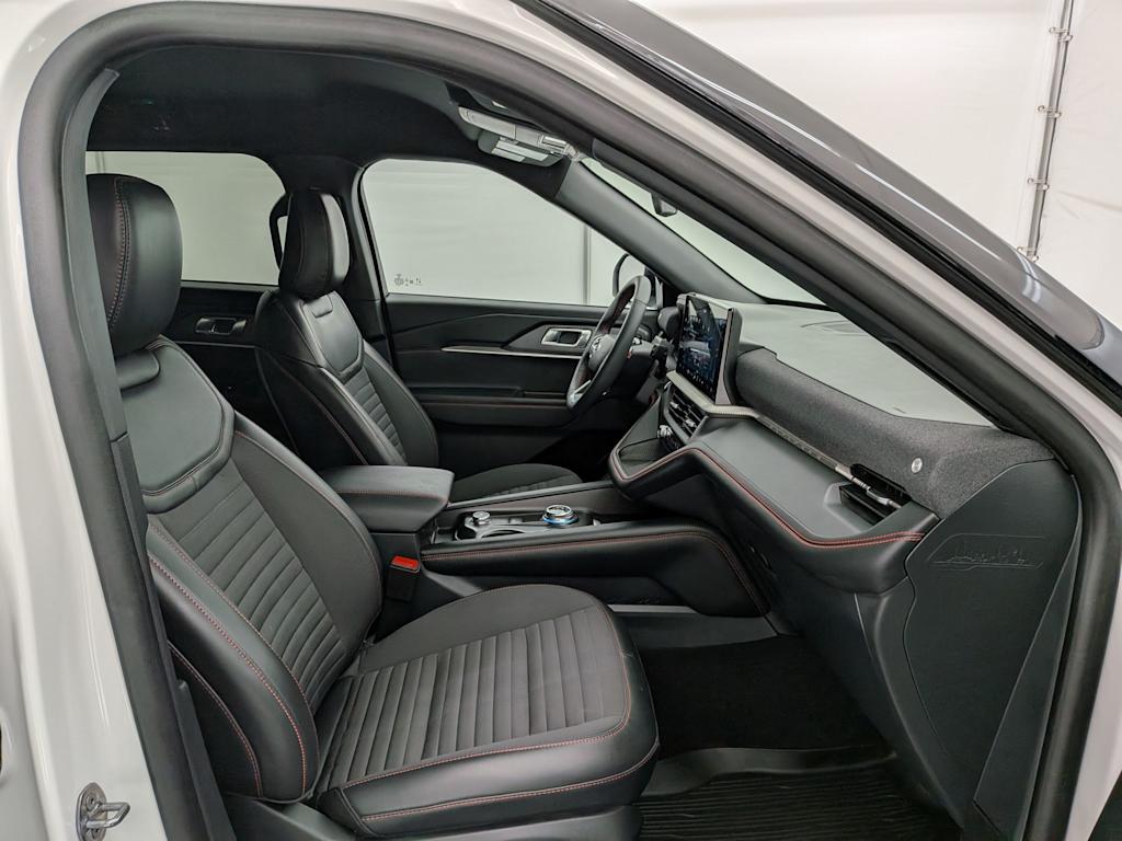 Thumbnail: 2025 Ford Explorer - 12