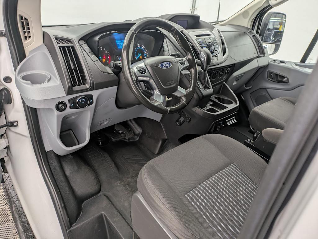 2017 Ford Transit Series 150 XLT 10