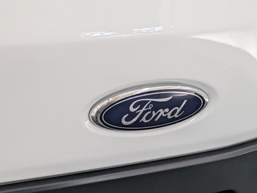 2017 Ford Transit Series 150 XLT 27