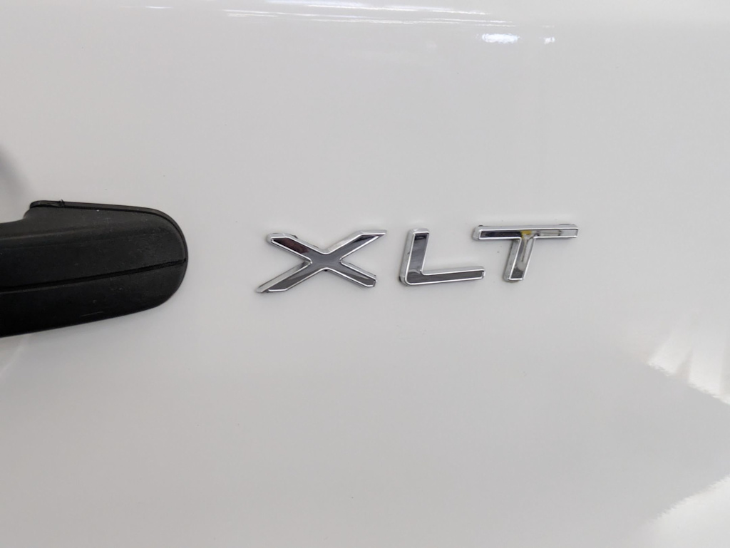 2017 Ford Transit Series 150 XLT 26