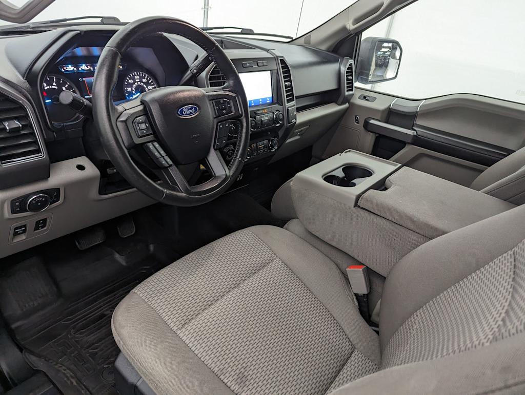 2020 Ford F-150 XLT 2
