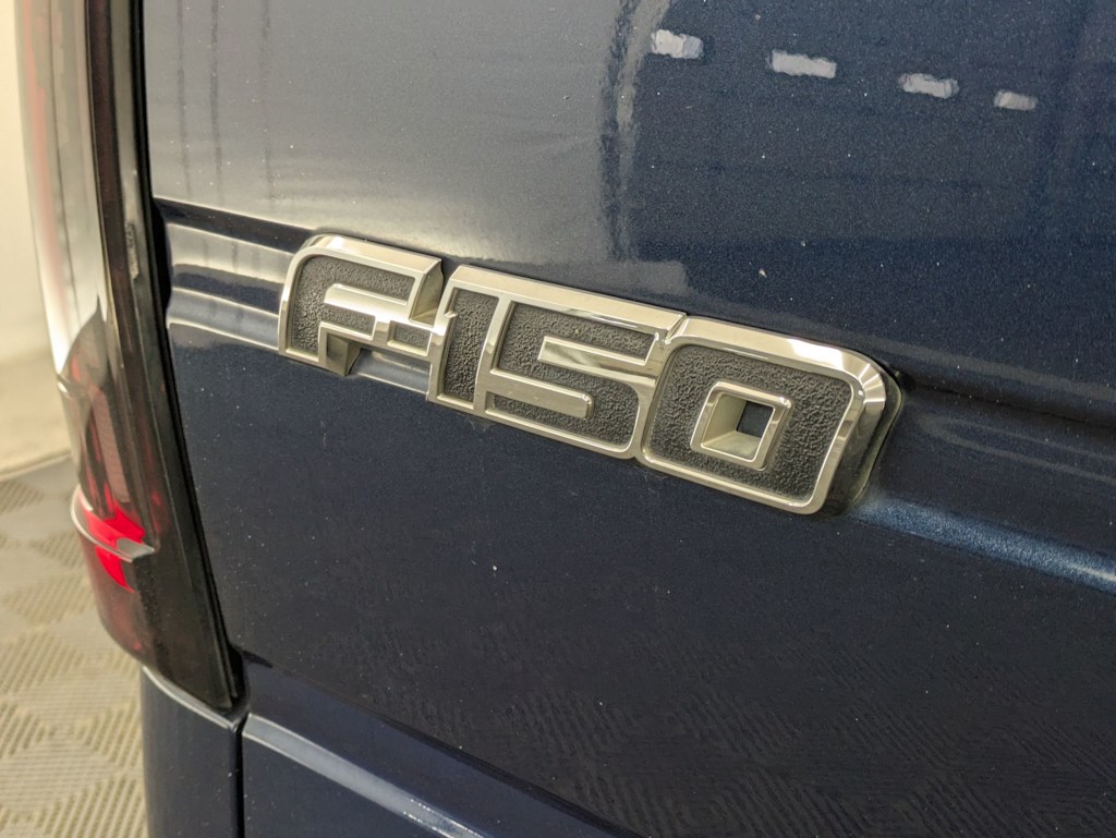 2013 Ford F-150 XLT 26