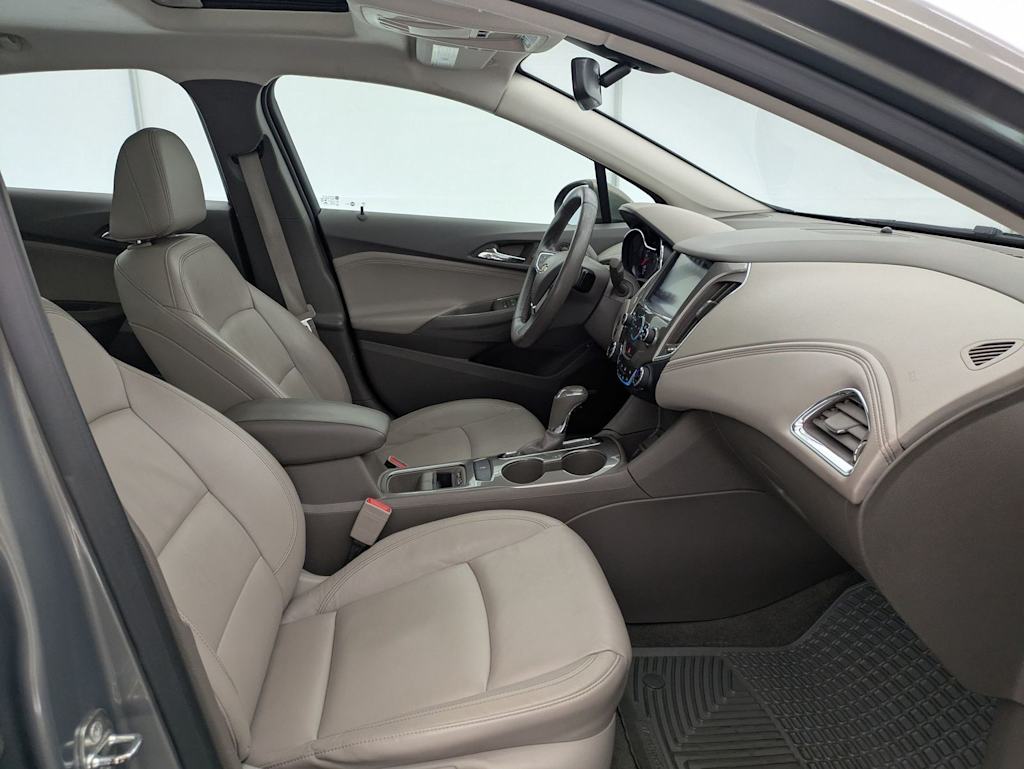 Thumbnail: 2018 Chevrolet Cruze - 11