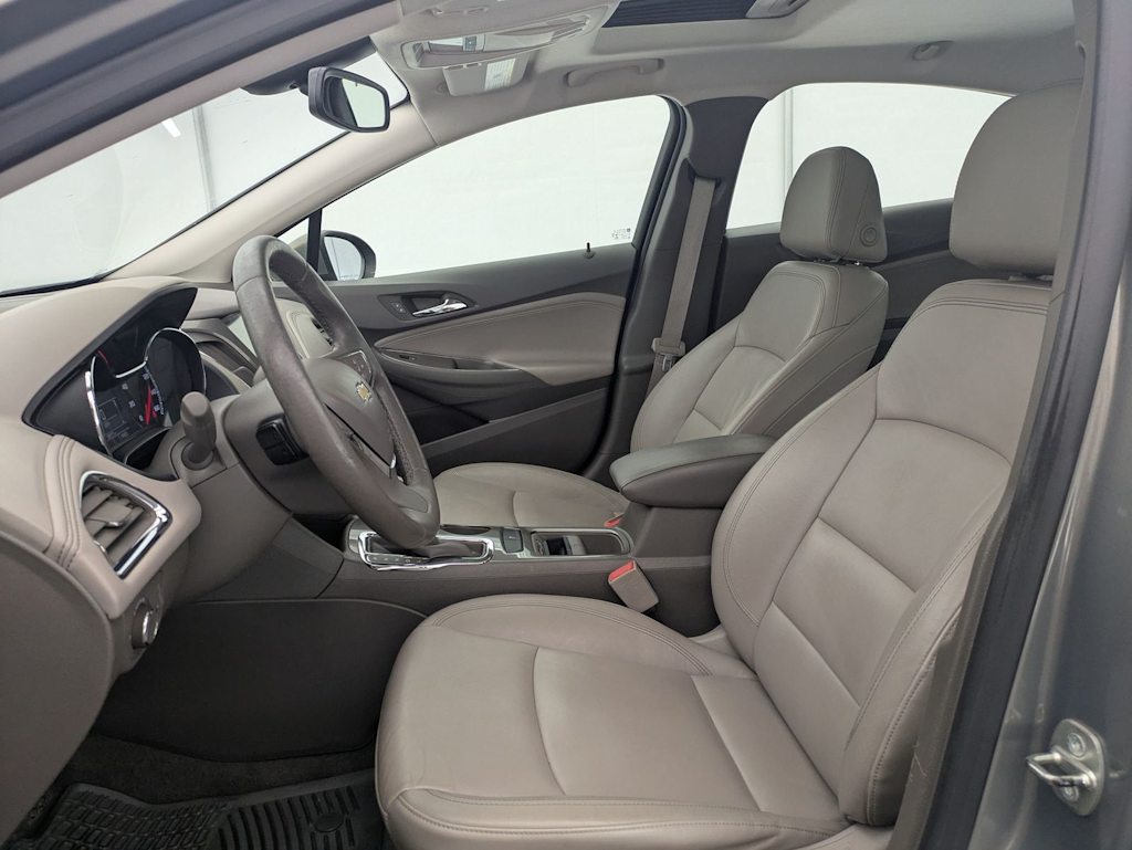 Thumbnail: 2018 Chevrolet Cruze - 10