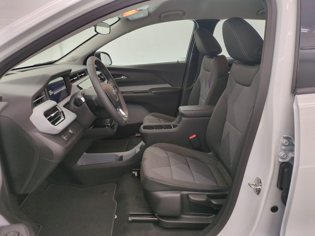 Thumbnail: 2027 Chevrolet Bolt EV - 11