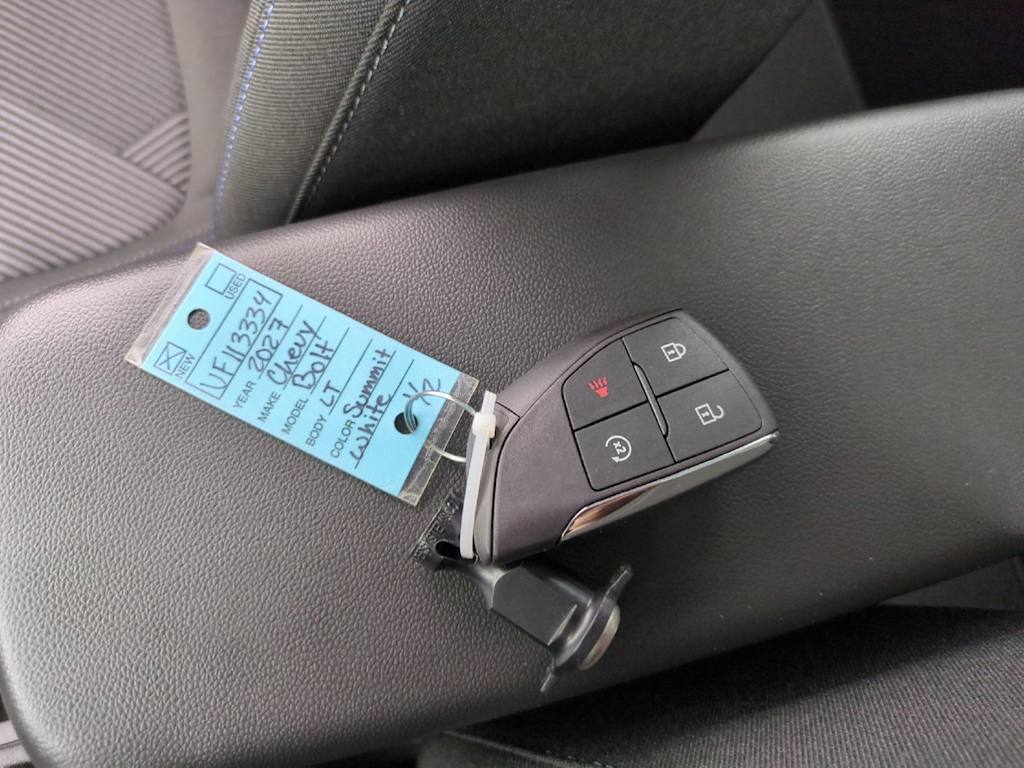 Thumbnail: 2027 Chevrolet Bolt EV - 4