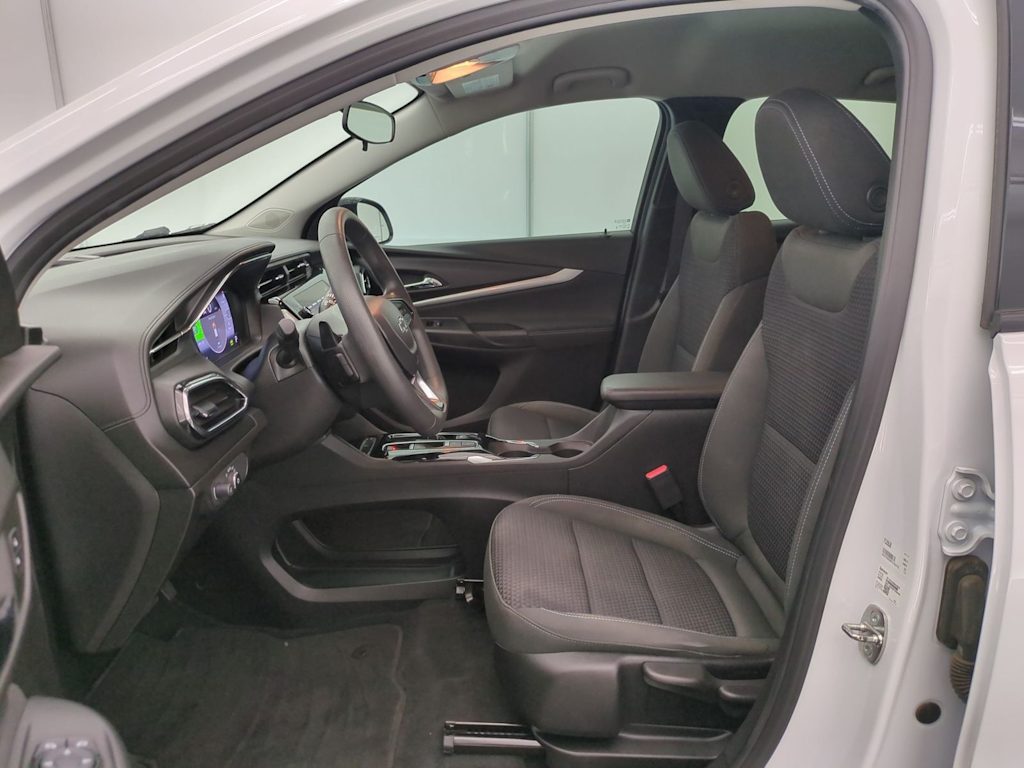 Thumbnail: 2023 Chevrolet Bolt EUV - 11