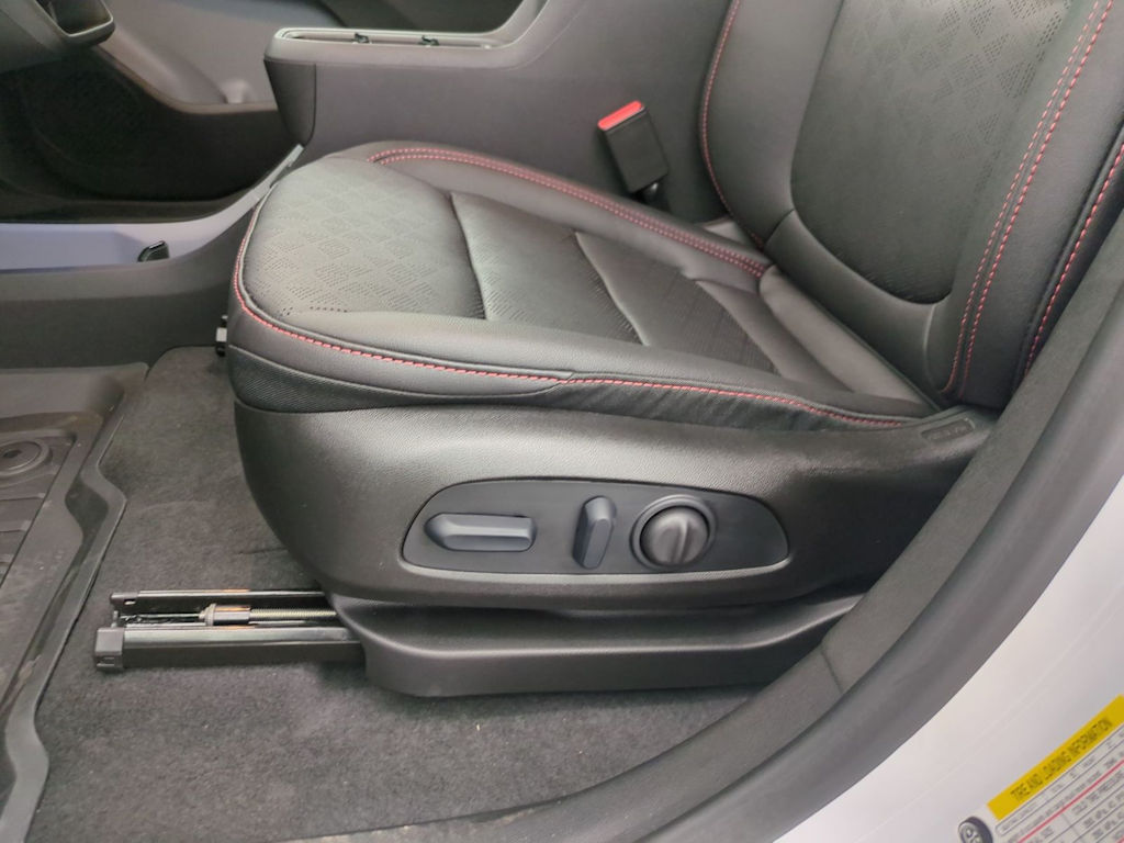 Thumbnail: 2027 Chevrolet Bolt EV - 24