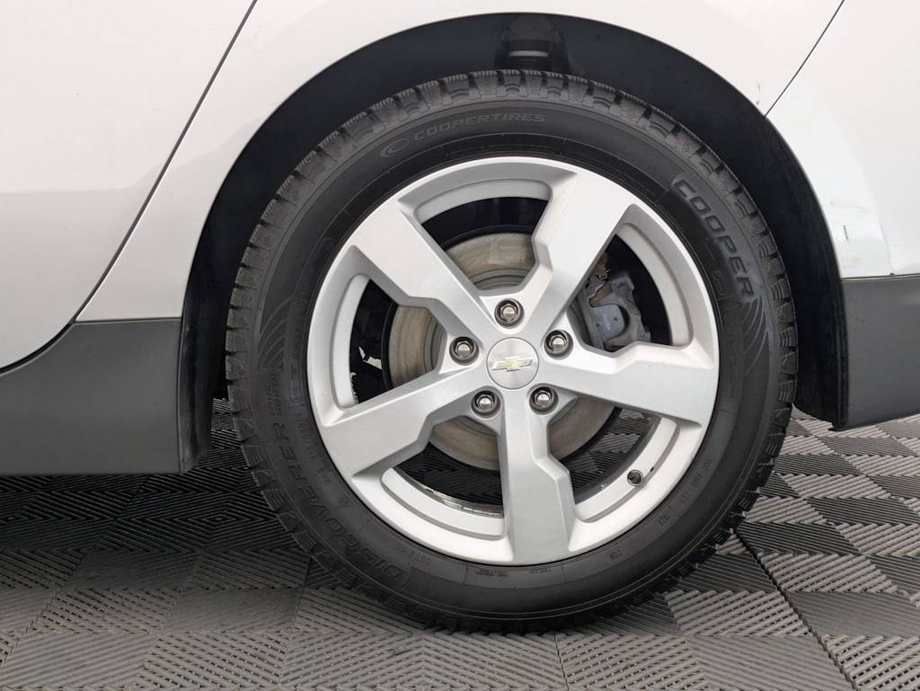 Thumbnail: 2015 Chevrolet Volt - 7
