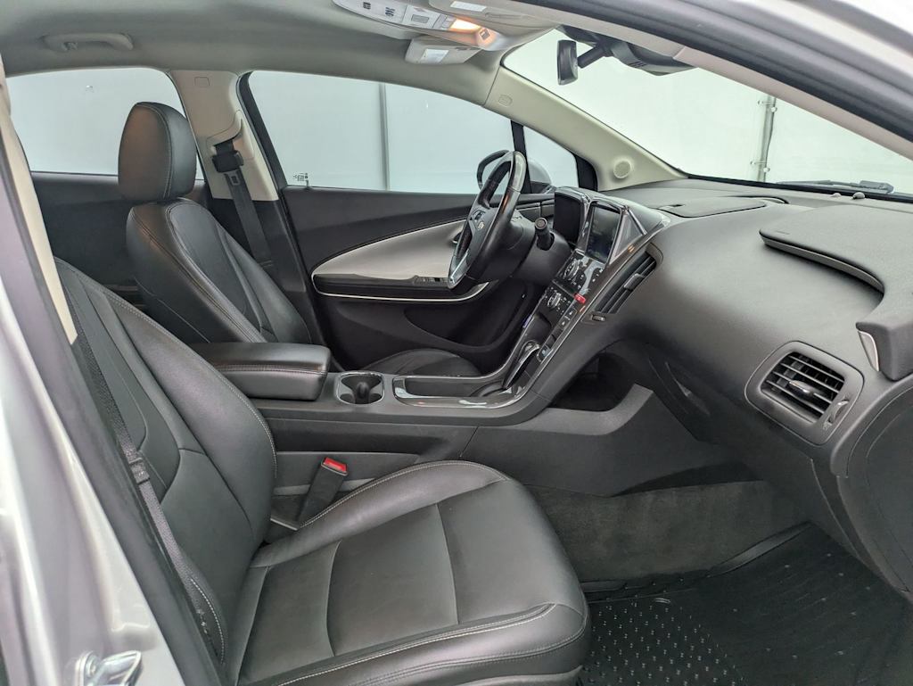 Thumbnail: 2015 Chevrolet Volt - 11