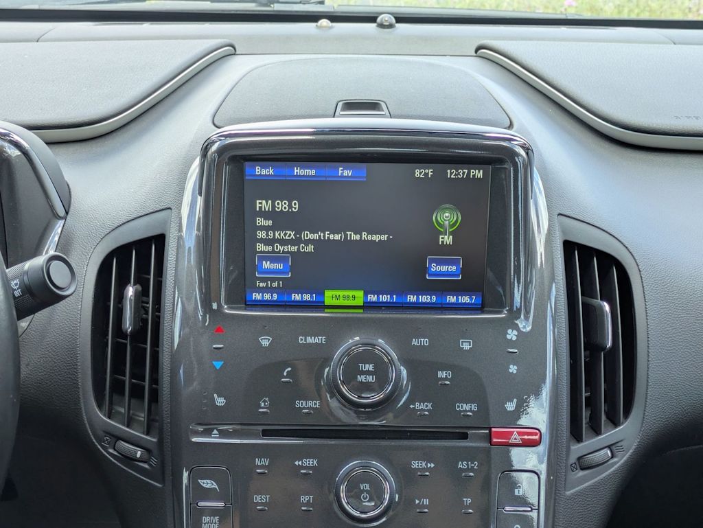 Thumbnail: 2015 Chevrolet Volt - 14
