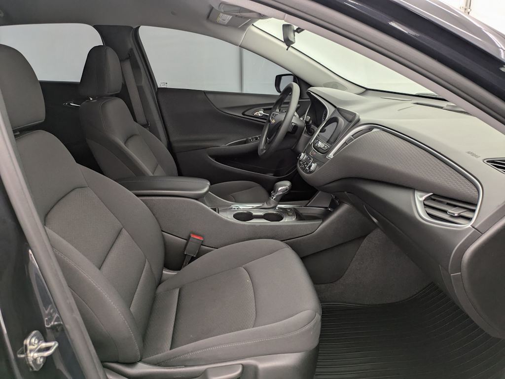 Thumbnail: 2022 Chevrolet Malibu - 12