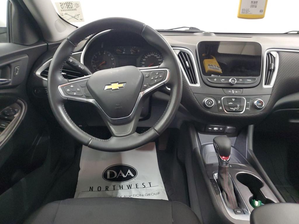 Thumbnail: 2022 Chevrolet Malibu - 2