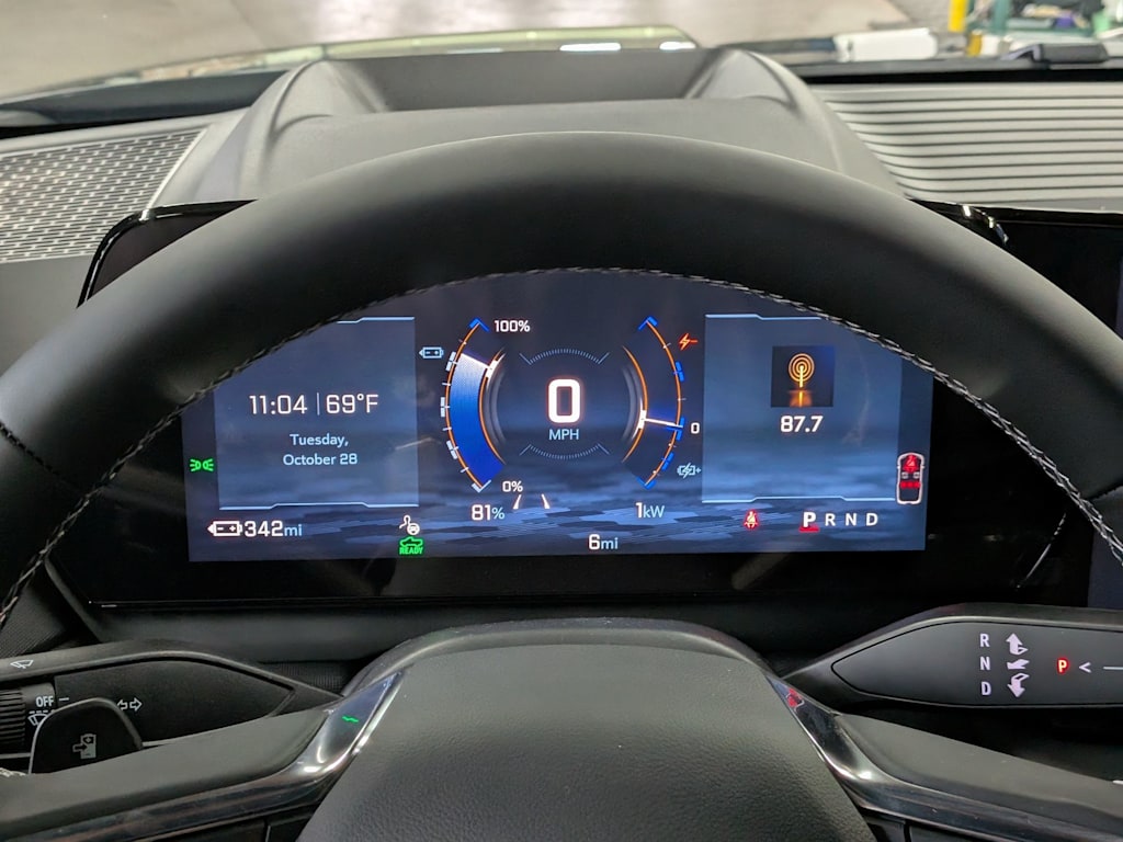 Thumbnail: 2026 Chevrolet Silverado EV - 32