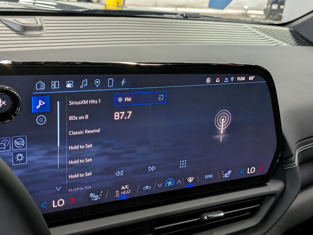 Thumbnail: 2026 Chevrolet Silverado EV - 31