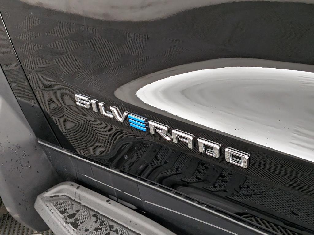 Thumbnail: 2026 Chevrolet Silverado EV - 6