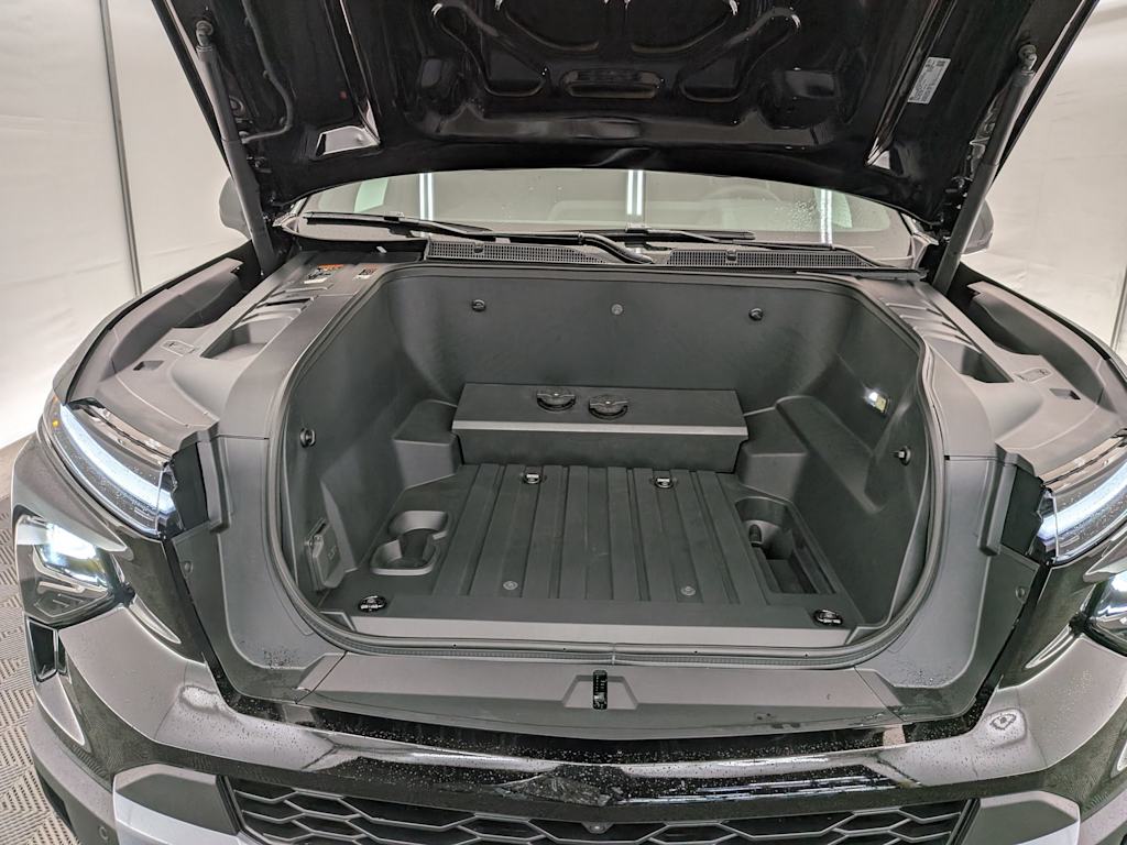 Thumbnail: 2026 Chevrolet Silverado EV - 8