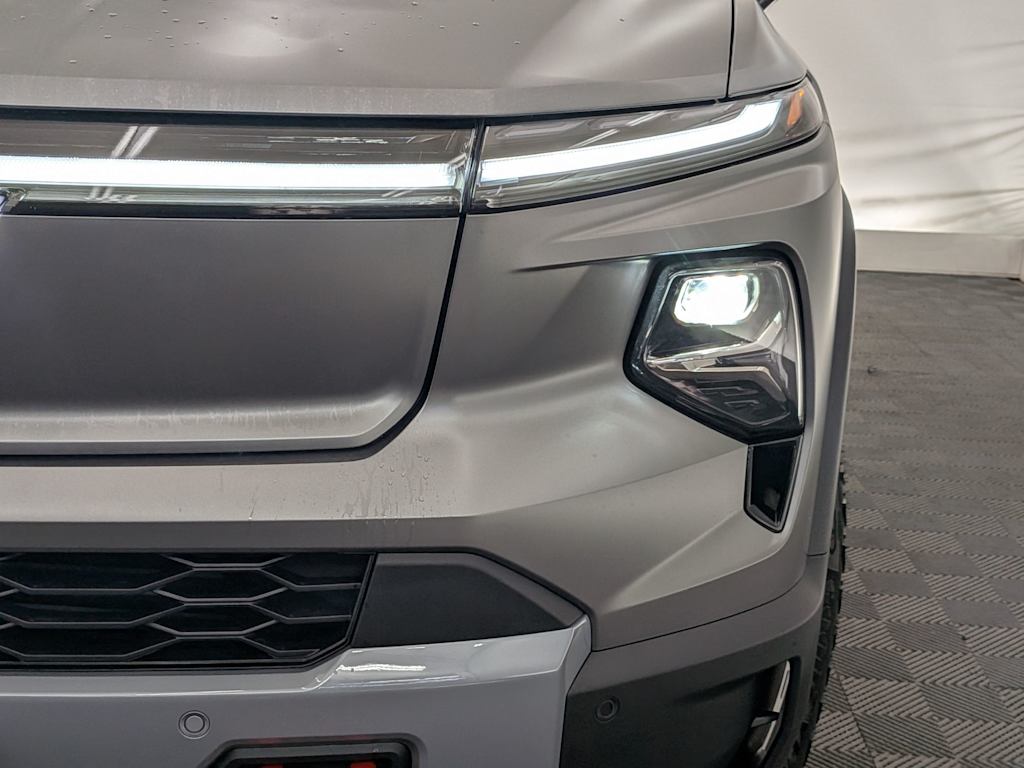 Thumbnail: 2026 Chevrolet Silverado EV - 21