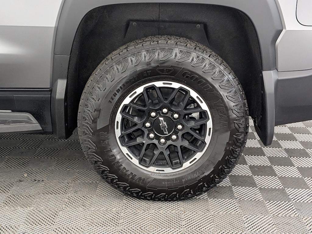 Thumbnail: 2026 Chevrolet Silverado EV - 8