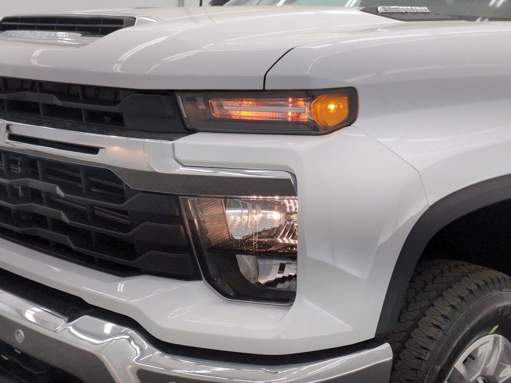 Thumbnail: 2026 Chevrolet Silverado 2500 - 7