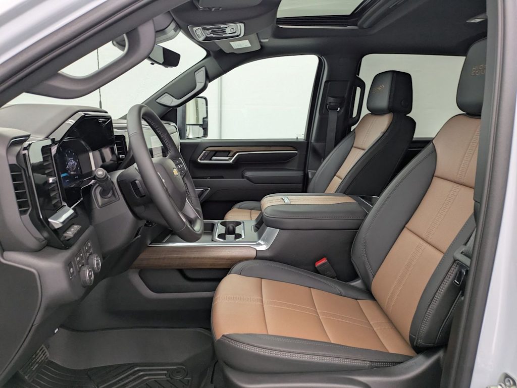 Thumbnail: 2026 Chevrolet Silverado 3500 - 11