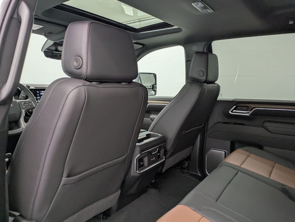 Thumbnail: 2026 Chevrolet Silverado 3500 - 13
