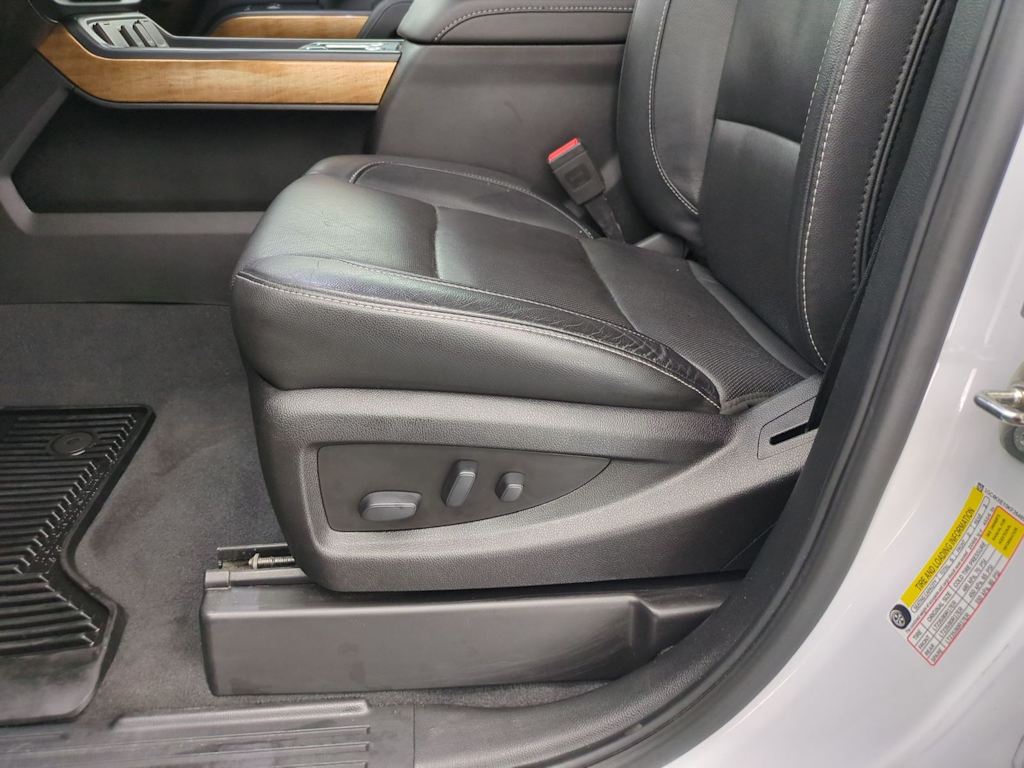 Thumbnail: 2019 Chevrolet Silverado 3500 - 25