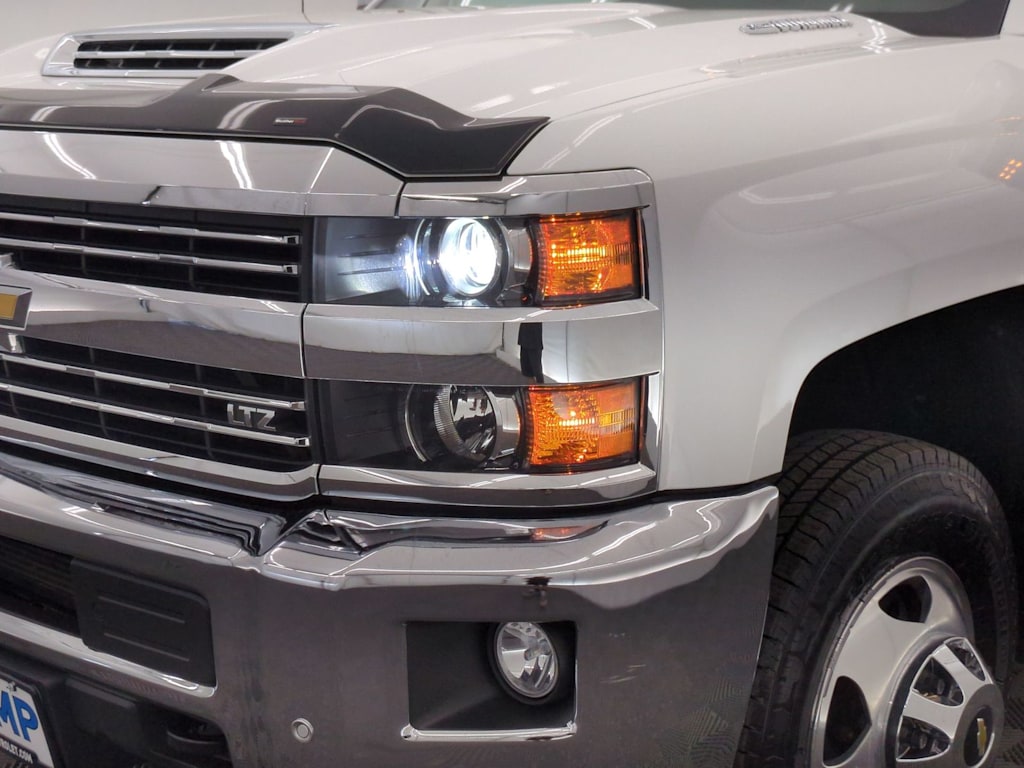 Thumbnail: 2019 Chevrolet Silverado 3500 - 24