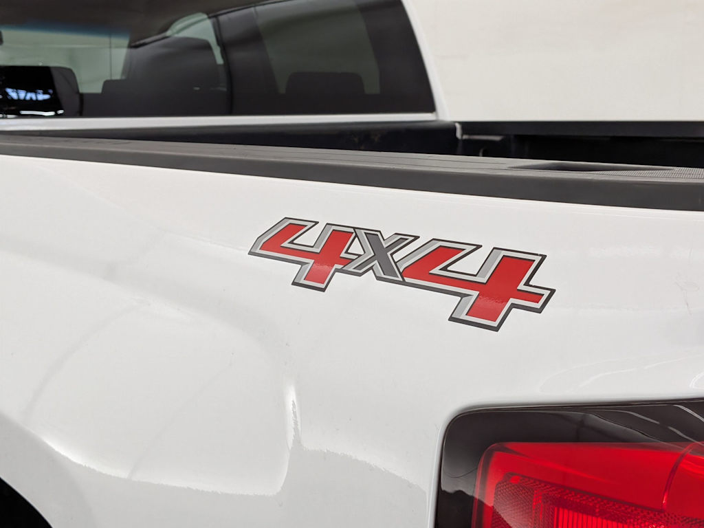 Thumbnail: 2016 Chevrolet Silverado 3500 - 22